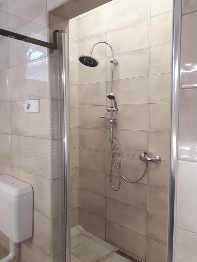 טיסאאוורוש Kertvarosi Apartman II מראה חיצוני תמונה