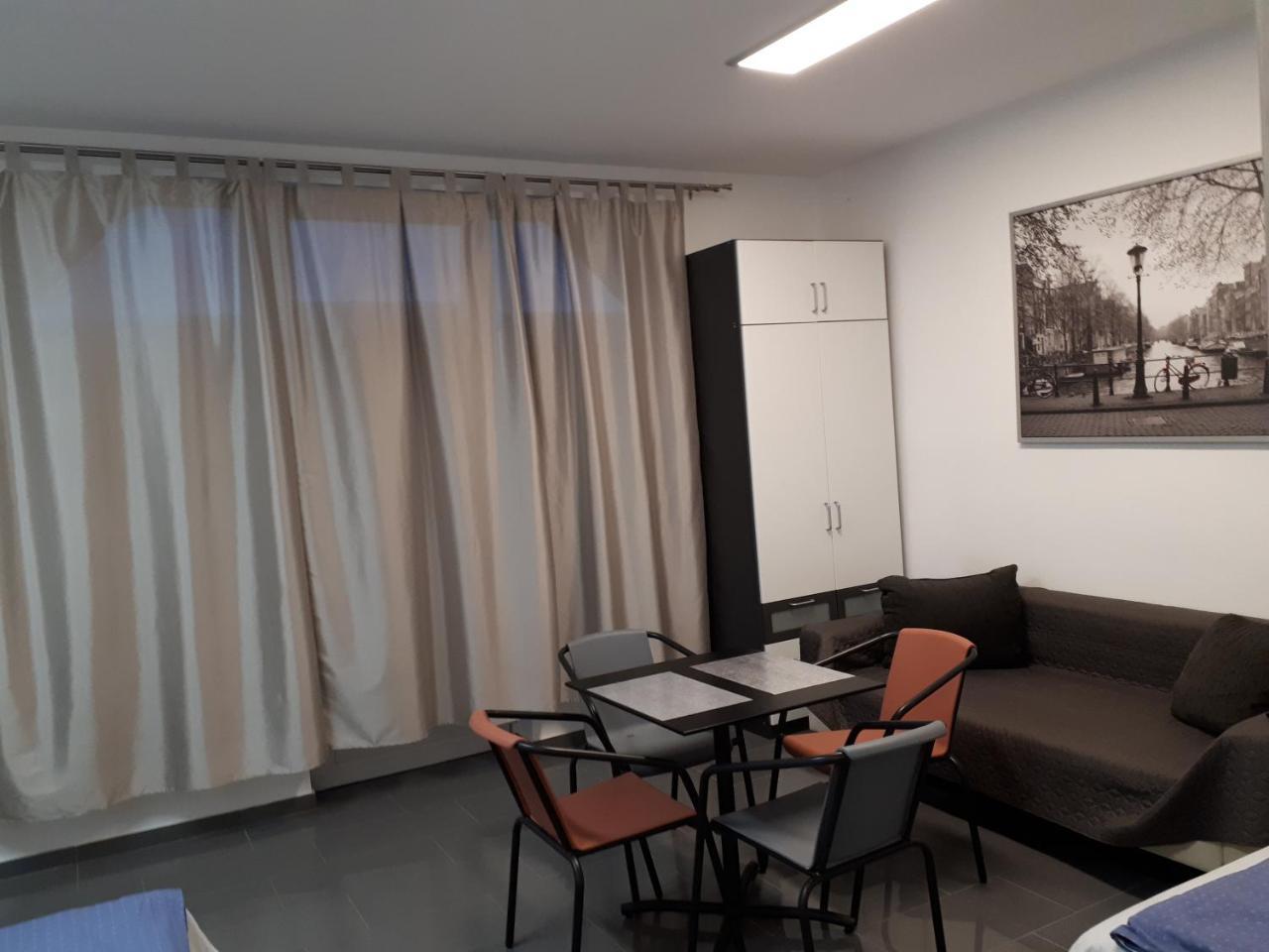 טיסאאוורוש Kertvarosi Apartman II מראה חיצוני תמונה