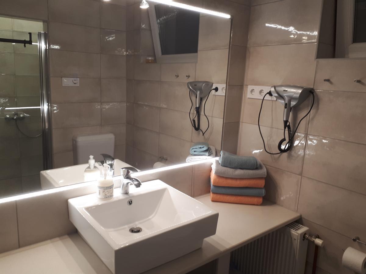טיסאאוורוש Kertvarosi Apartman II מראה חיצוני תמונה