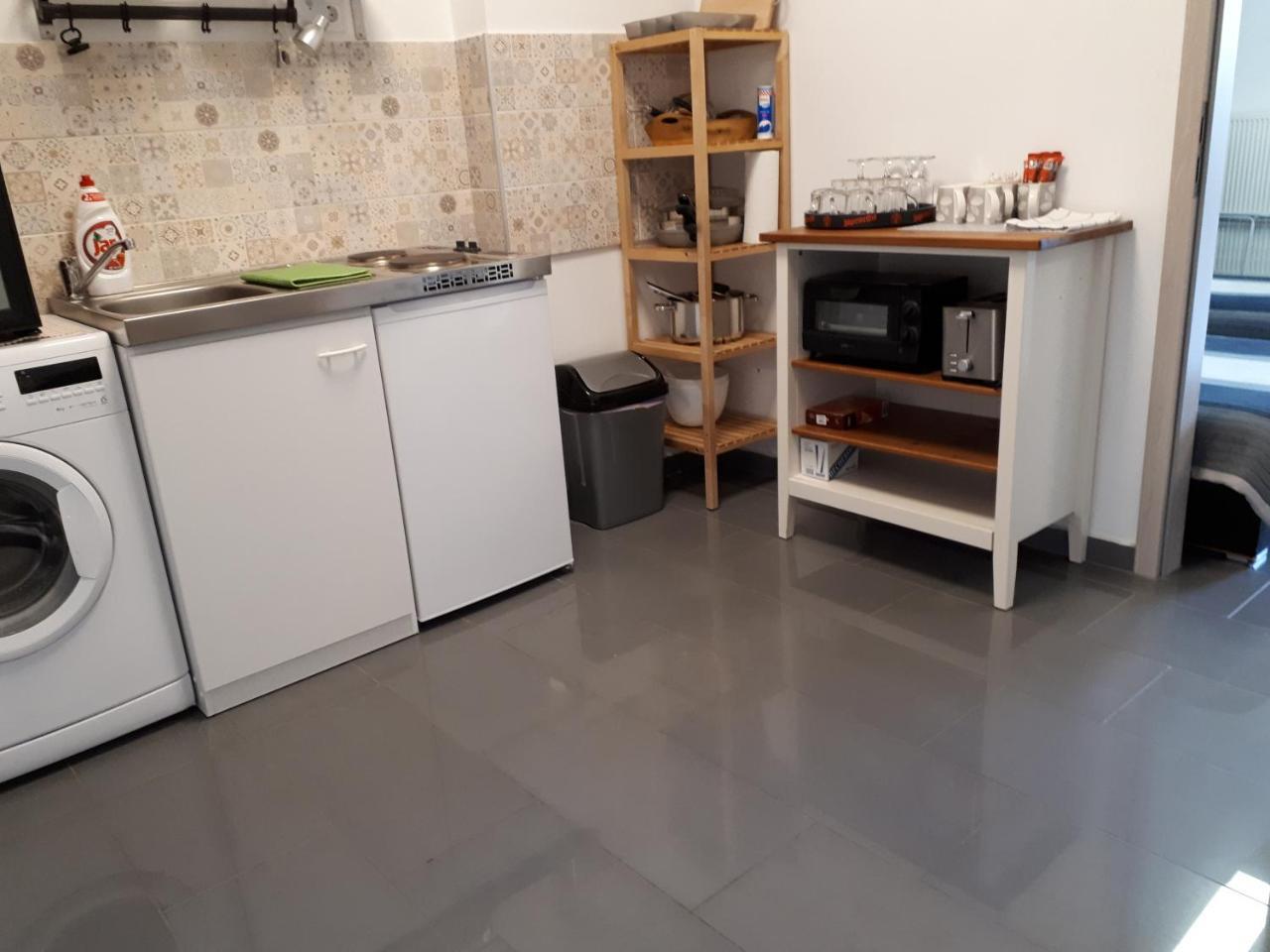 טיסאאוורוש Kertvarosi Apartman II מראה חיצוני תמונה